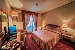 Отель Hotel Valdarno  Монтеварки